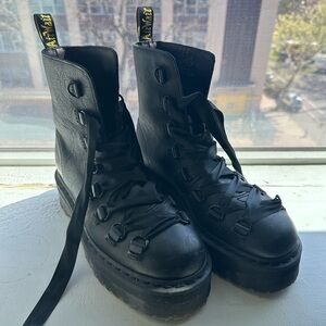 Doc Martens Size 8 Leather Platform Boots Like New Rare Style